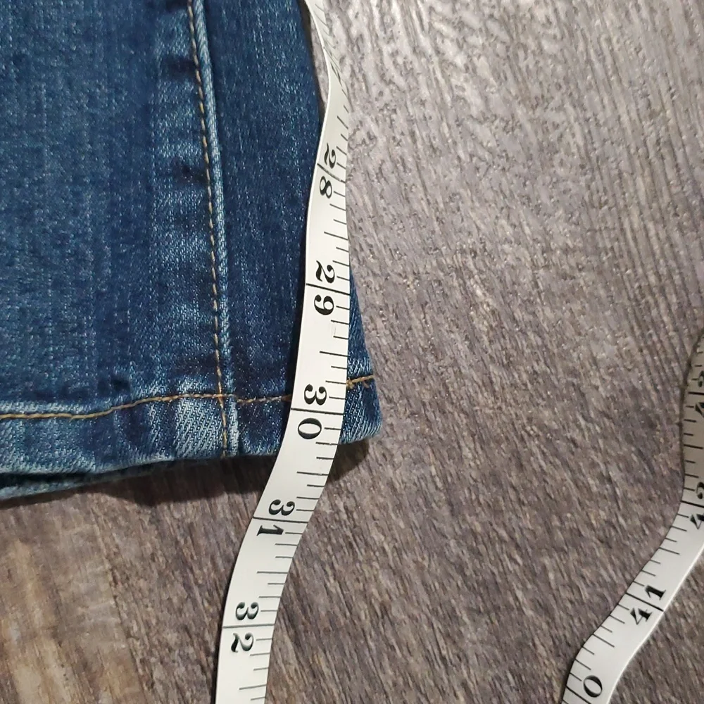 Levi 515 boot cut womens size 12M Blue Jeans Casual Medium Wash Distressed - Picture 6 of 12